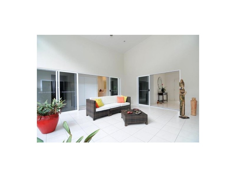 2 Carmelo Close, Whitfield QLD 4870