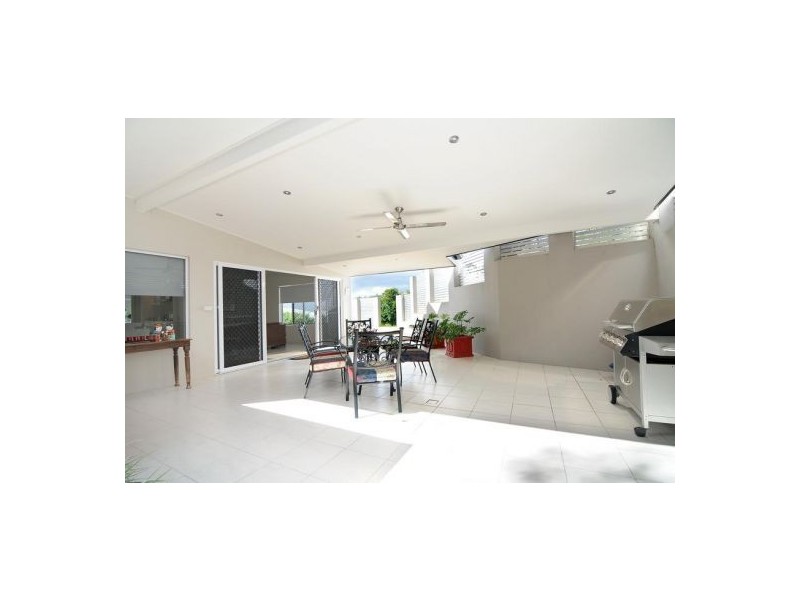 2 Carmelo Close, Whitfield QLD 4870