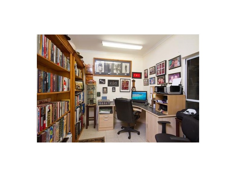 236 Aumuller Street, Westcourt QLD 4870