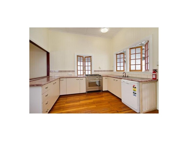 236 Aumuller Street, Westcourt QLD 4870
