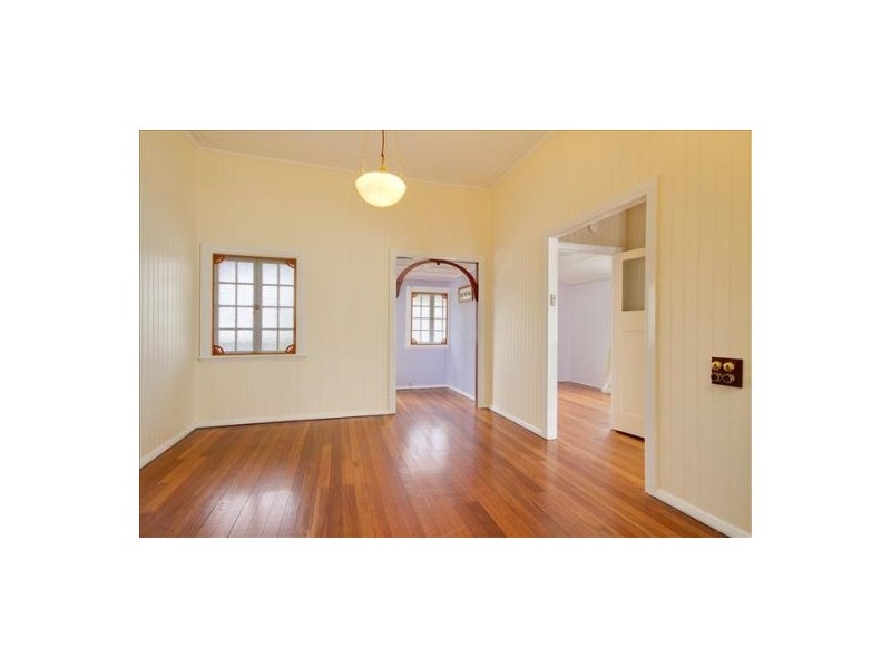 236 Aumuller Street, Westcourt QLD 4870