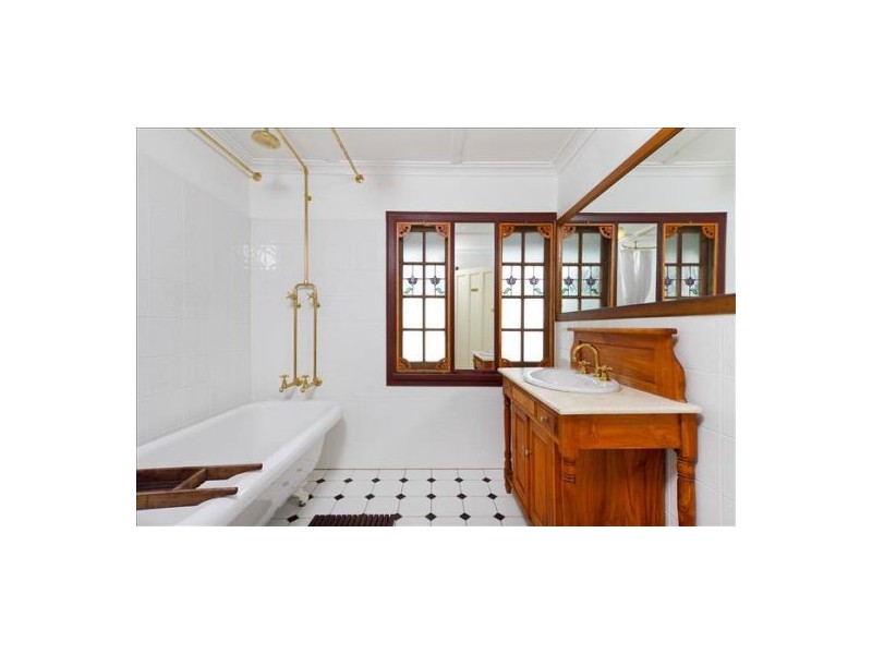 236 Aumuller Street, Westcourt QLD 4870