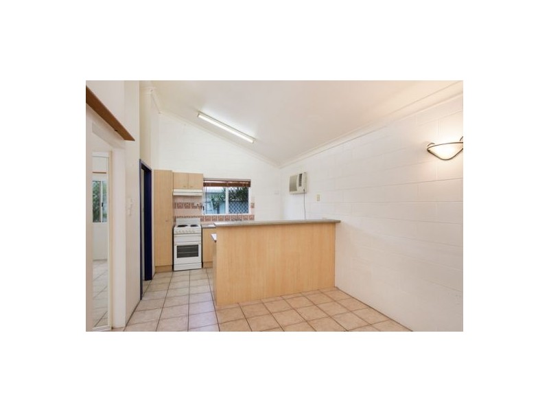 5/485 Mccoombe Street, Mooroobool QLD 4870