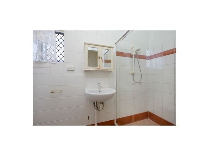 5/485 Mccoombe Street, Mooroobool QLD 4870