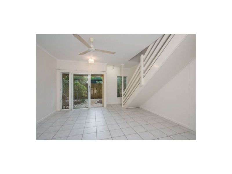 7/9 Balaclava Road, Earlville QLD 4870