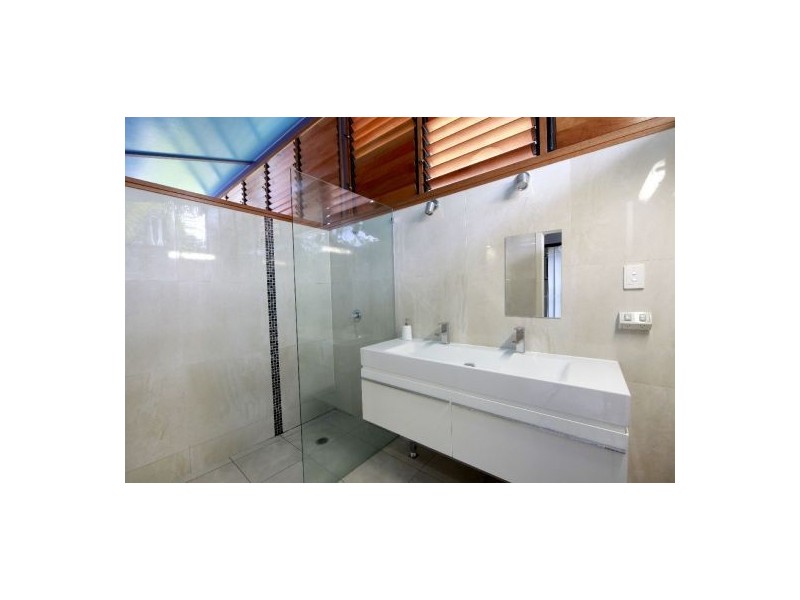 6 Edge Cl, Kewarra Beach QLD 4879