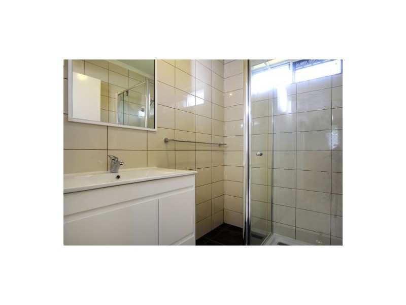 7 Shang Street, Mooroobool QLD 4870