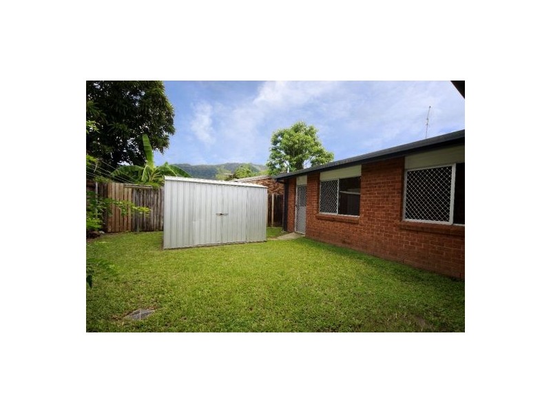 7 Shang Street, Mooroobool QLD 4870