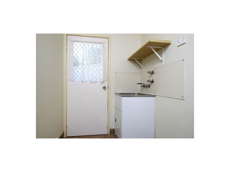 7 Shang Street, Mooroobool QLD 4870