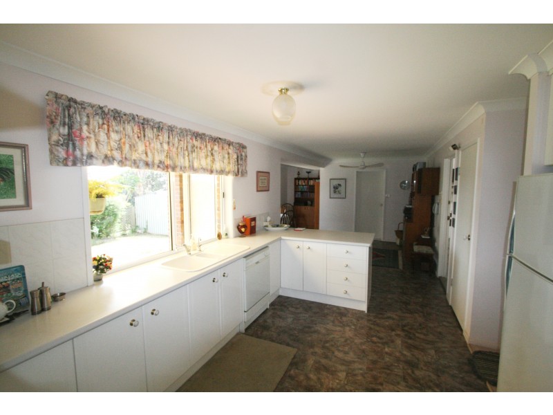 40 Oakland Parade, Banora Point NSW 2486