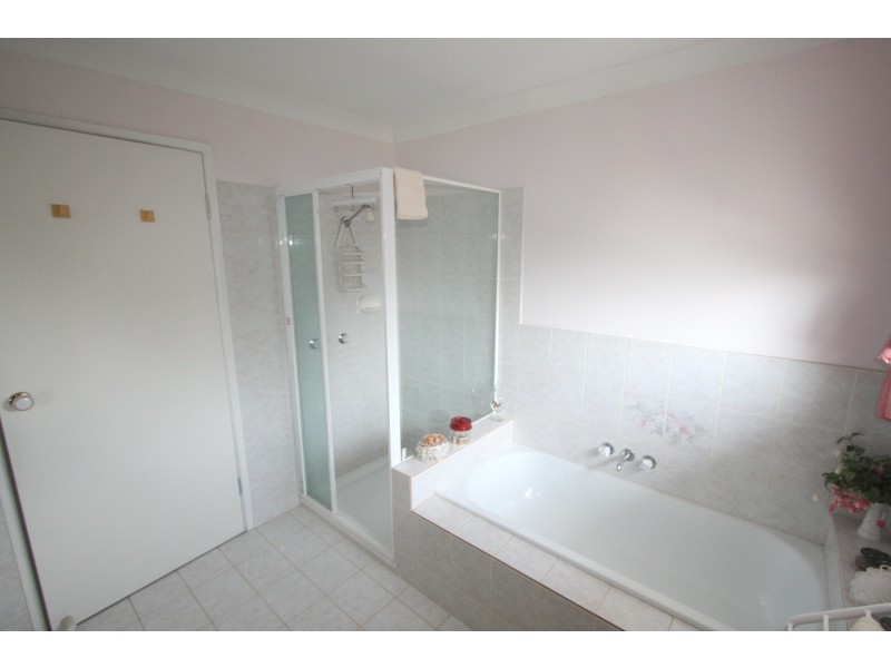 40 Oakland Parade, Banora Point NSW 2486