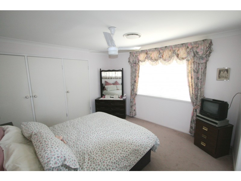 40 Oakland Parade, Banora Point NSW 2486