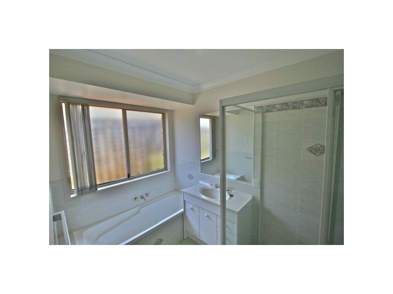 9 CASHEL CRESCENT, Banora Point NSW 2486