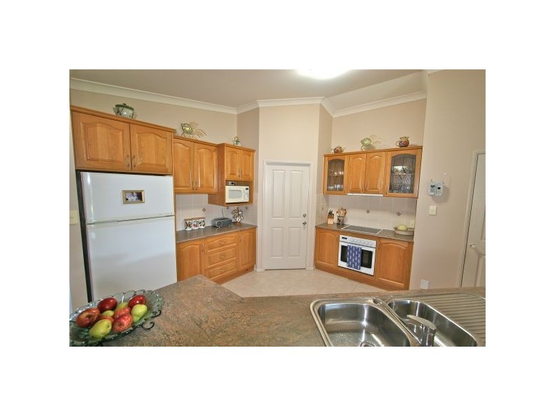 70 Riversdale Blvd, Banora Point NSW 2486