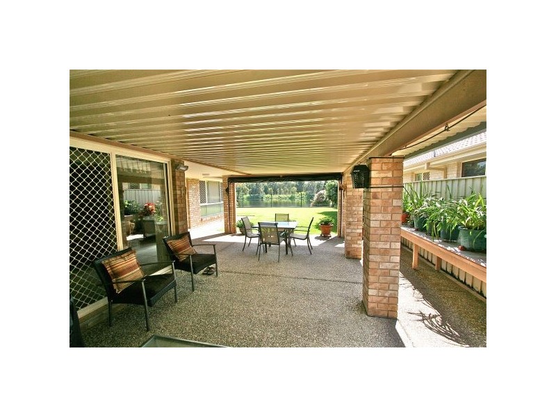 70 Riversdale Blvd, Banora Point NSW 2486