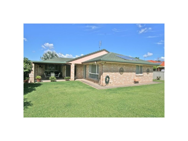 70 Riversdale Blvd, Banora Point NSW 2486