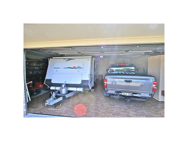 70 Riversdale Blvd, Banora Point NSW 2486