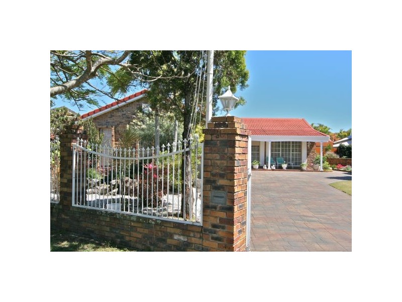 25 Crystal Waters Drive, Tweed Heads West NSW 2485