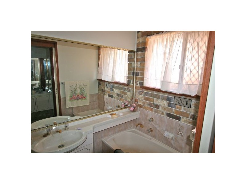 25 Crystal Waters Drive, Tweed Heads West NSW 2485