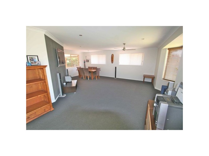 31 Monteray Ave, Banora Point NSW 2486