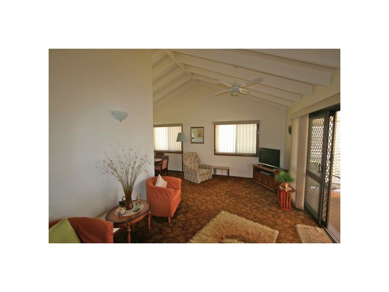 3 Cominan Ave, Banora Point NSW 2486
