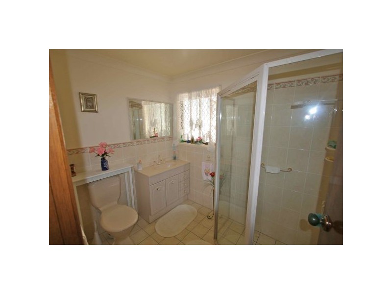 3 Cominan Ave, Banora Point NSW 2486