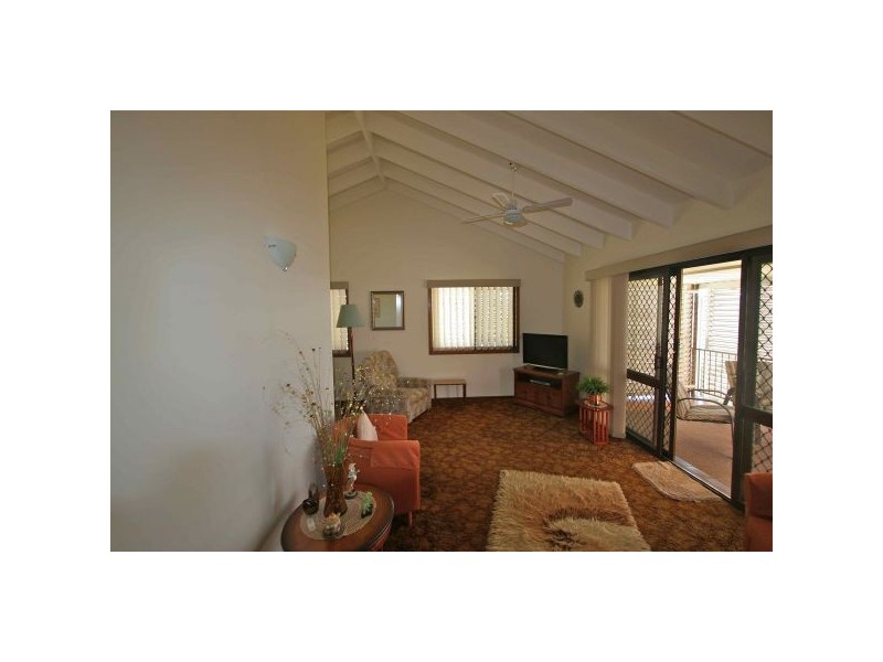 3 Cominan Ave, Banora Point NSW 2486