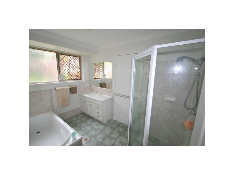 2/11 Grassmere Court, Banora Point NSW 2486