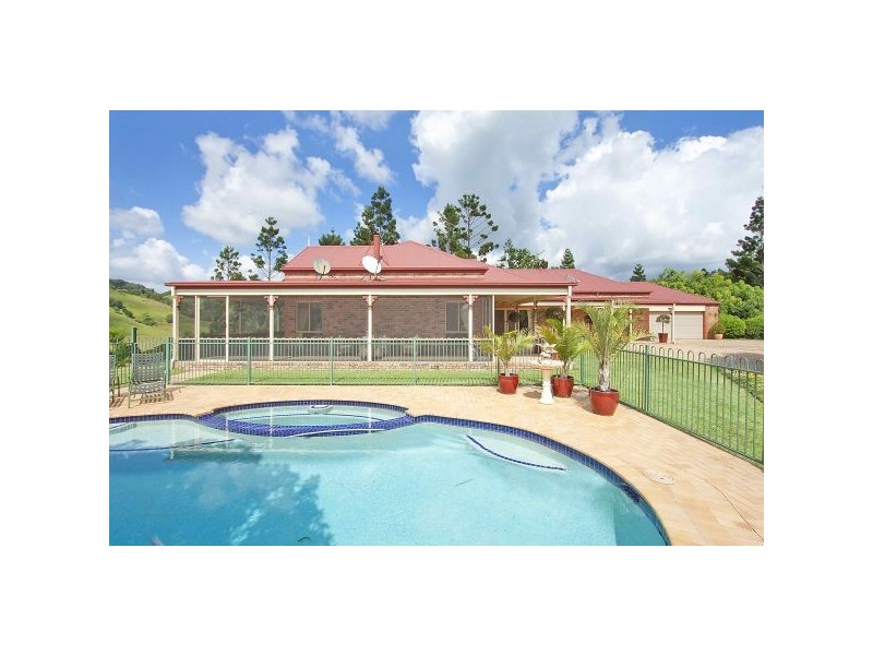 18 Pine Tree Place, Piggabeen NSW 2486