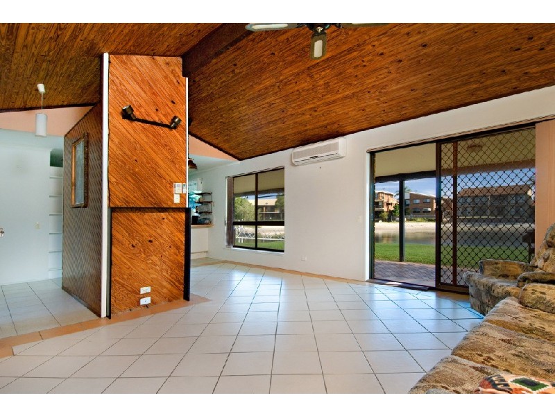15 Coorumbong Close, Mooloolaba QLD 4557