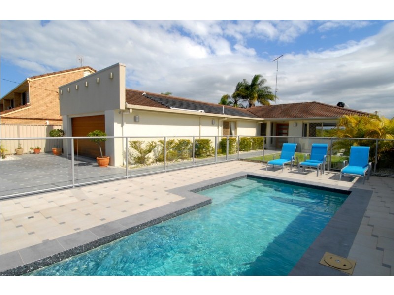8 Rakumba Place ‘Hideaway Waters’, Mountain Creek QLD 4557