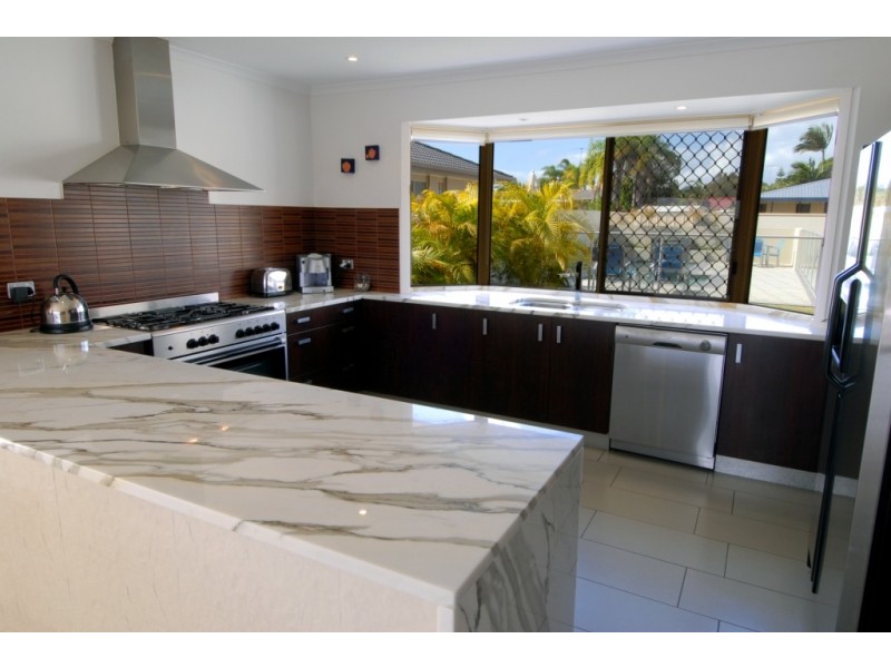 8 Rakumba Place ‘Hideaway Waters’, Mountain Creek QLD 4557