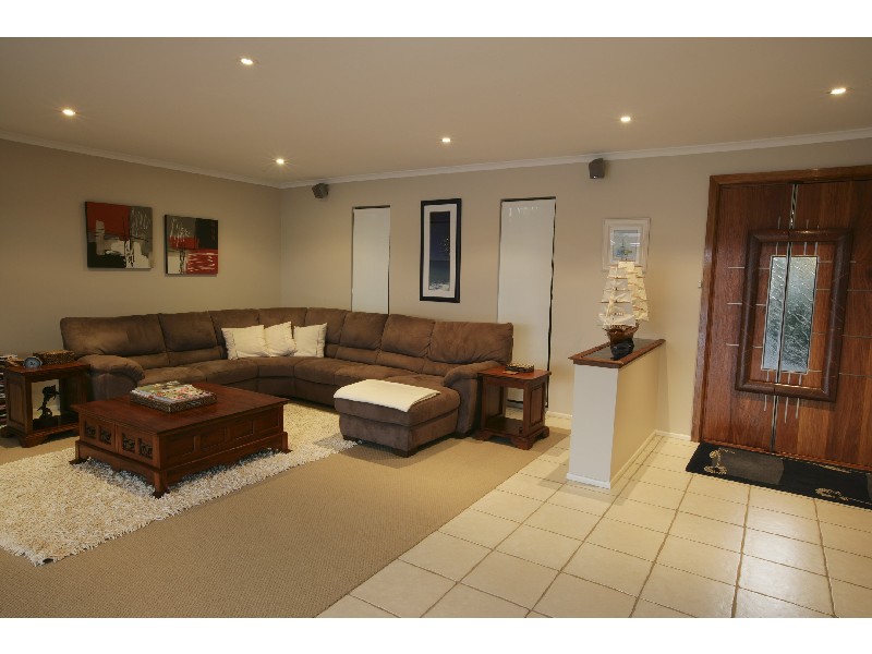 14 Myoora Court, Minyama QLD 4575