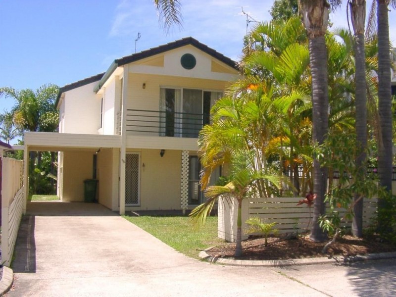 8A Admirals Court, Mooloolaba QLD 4557