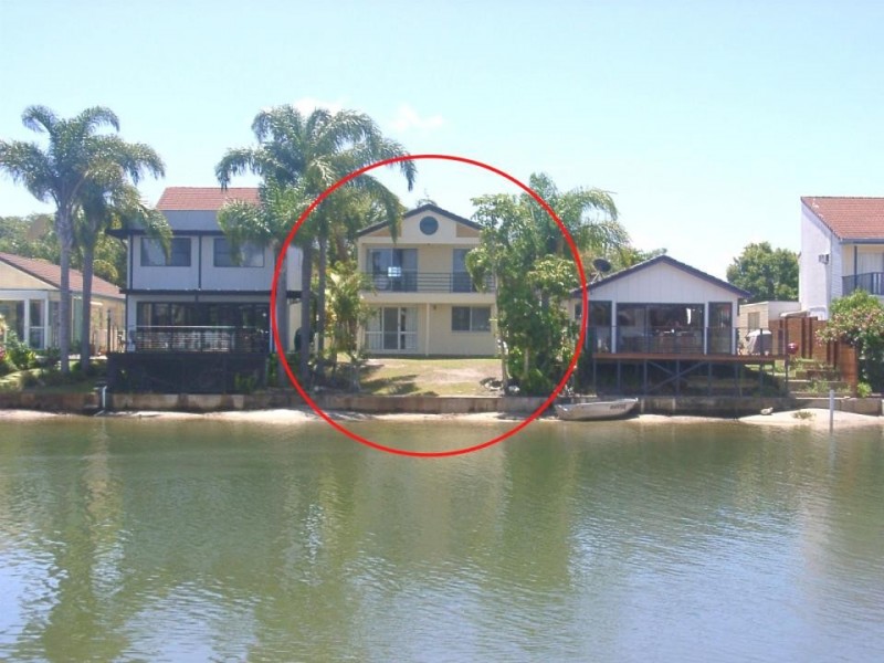 8A Admirals Court, Mooloolaba QLD 4557