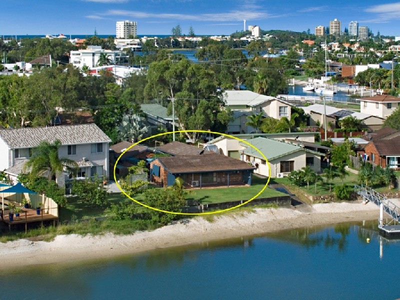 15 Coorumbong Close, Mooloolaba QLD 4557
