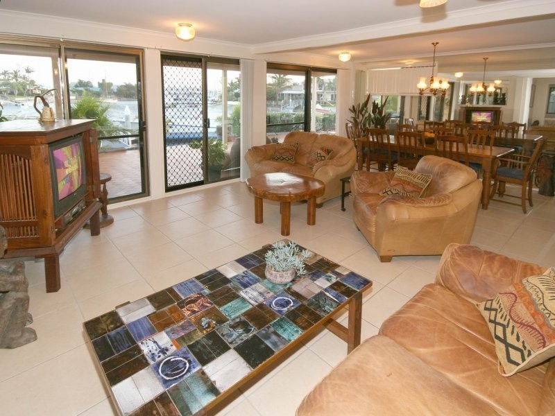 43 Coomaroo Crescent, Minyama QLD 4575