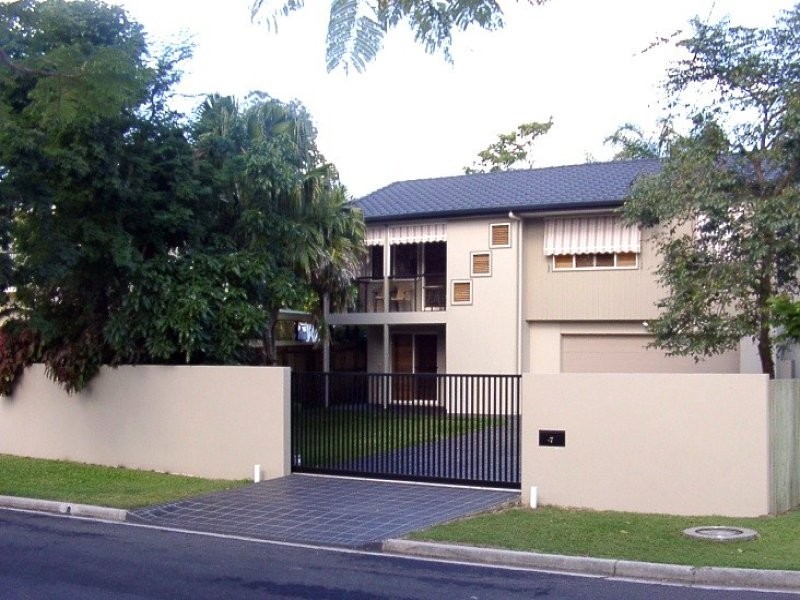 7 Tombarra Street, Mooloolaba QLD 4557