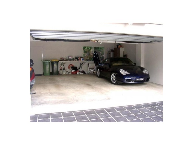 7 Tombarra Street, Mooloolaba QLD 4557