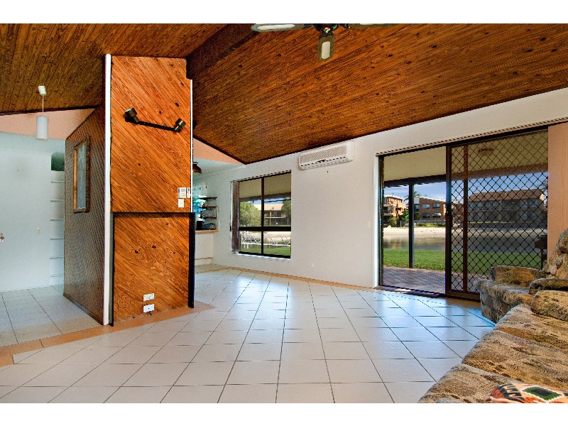 15 Coorumbong Close, Mooloolaba QLD 4557