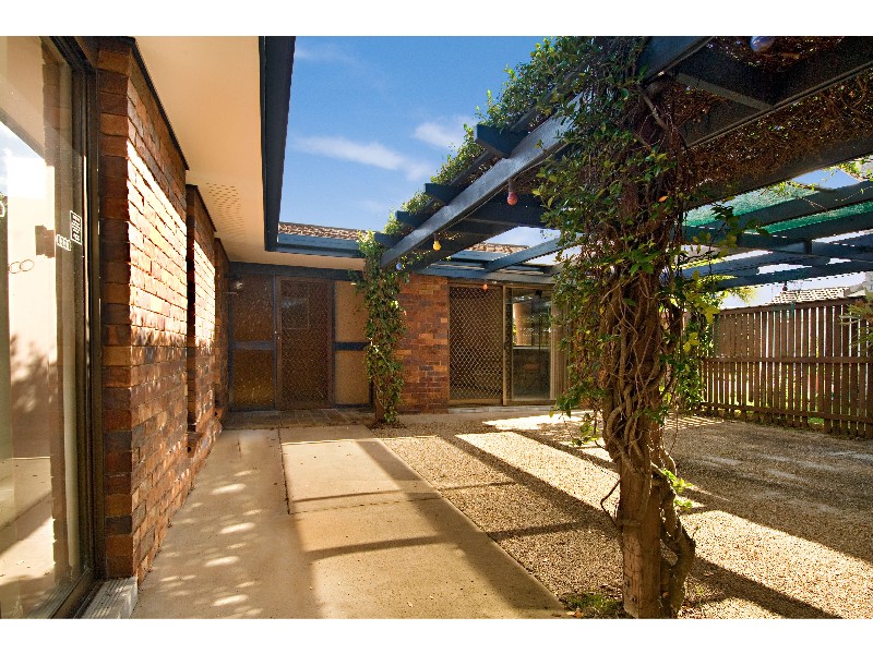 15 Coorumbong Close, Mooloolaba QLD 4557