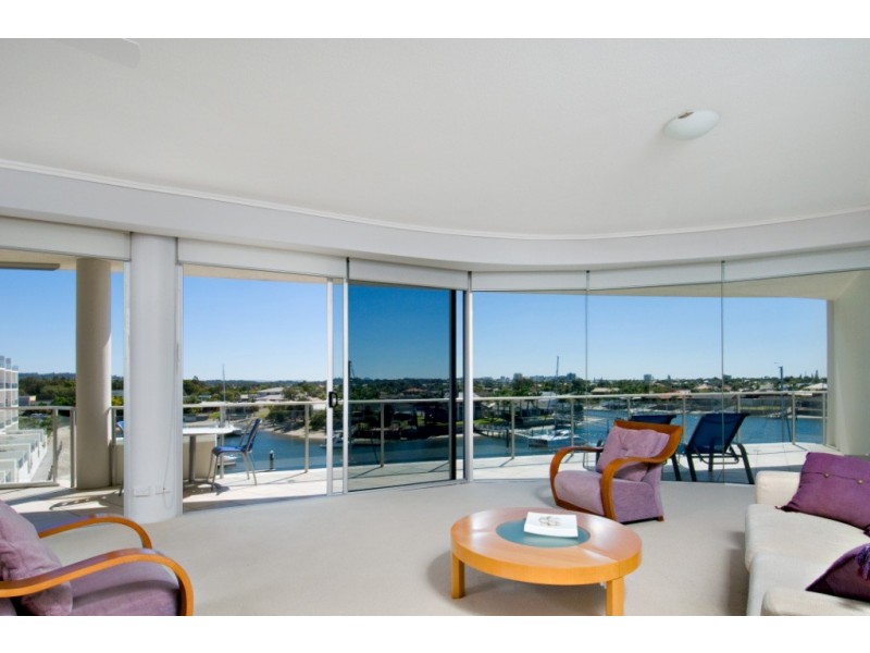 401/13 ‘Bluewater Point’ Nicklin Way, Minyama QLD 4575