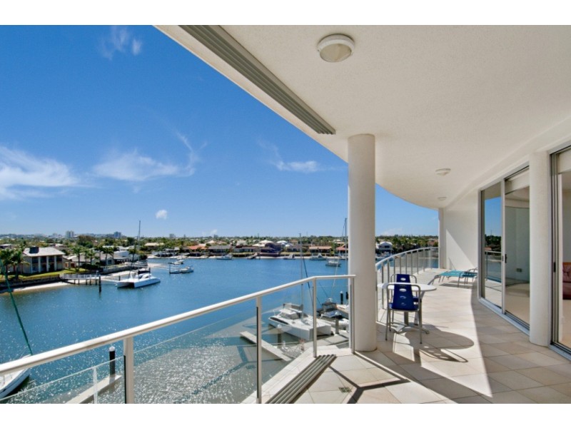 401/13 ‘Bluewater Point’ Nicklin Way, Minyama QLD 4575