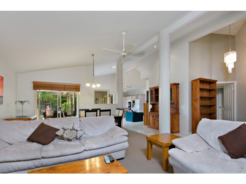 2 Koala Court, Mooloolaba QLD 4557