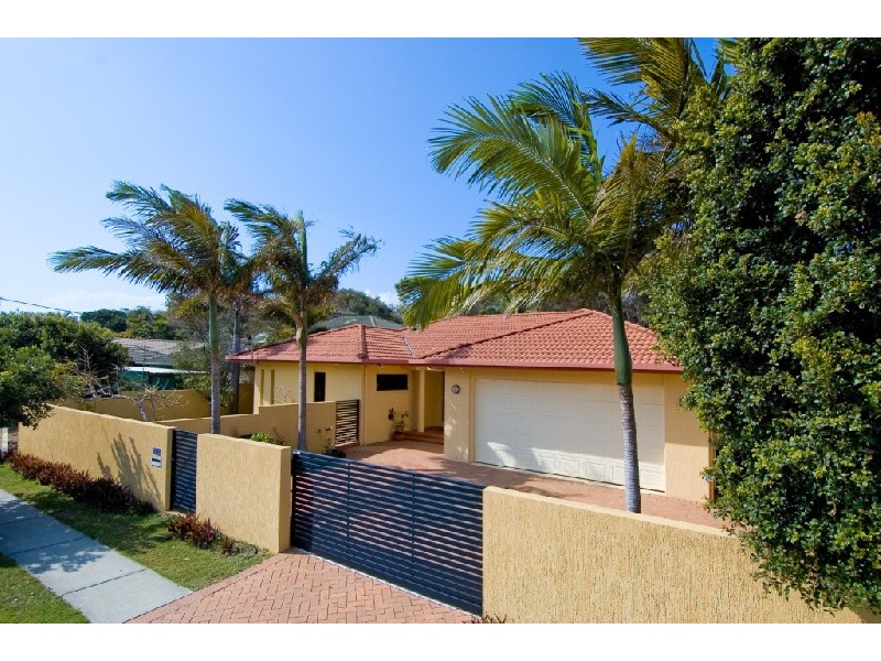 Oceanic Drive, Warana QLD 4575