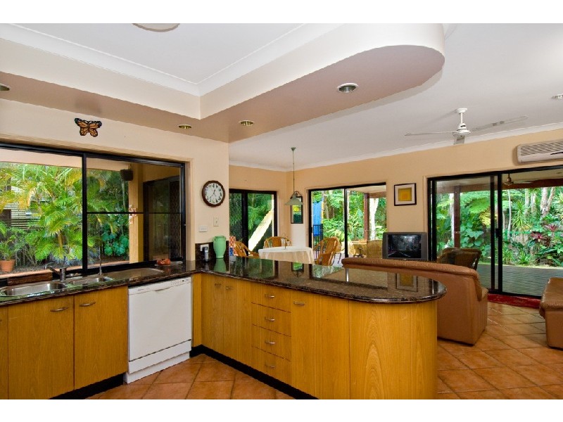 Oceanic Drive, Warana QLD 4575