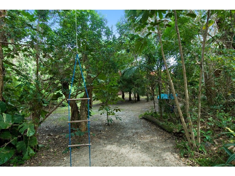 Oceanic Drive, Warana QLD 4575