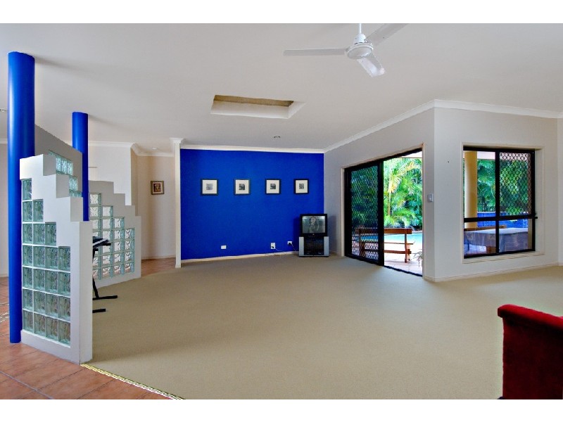 Oceanic Drive, Warana QLD 4575