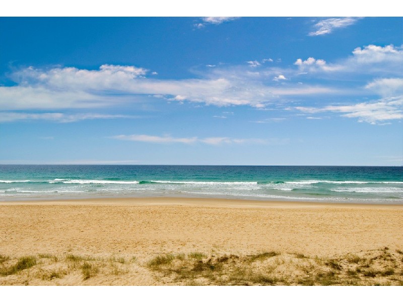 Oceanic Drive, Warana QLD 4575