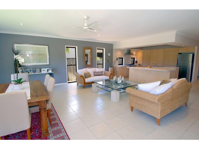 34 Baker-Finch Place, Twin Waters QLD 4564